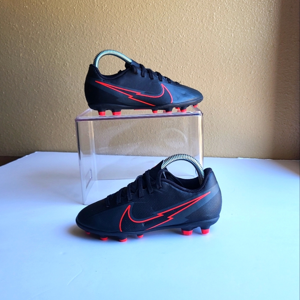Nike JR Mercurial Vapor 13 Club MG 'Black Red' kids/Youth size 1.5Y